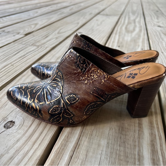 Patricia Nash Ruffina tooled leather mules brown bronze gold heels 6.5 - Picture 9 of 11
